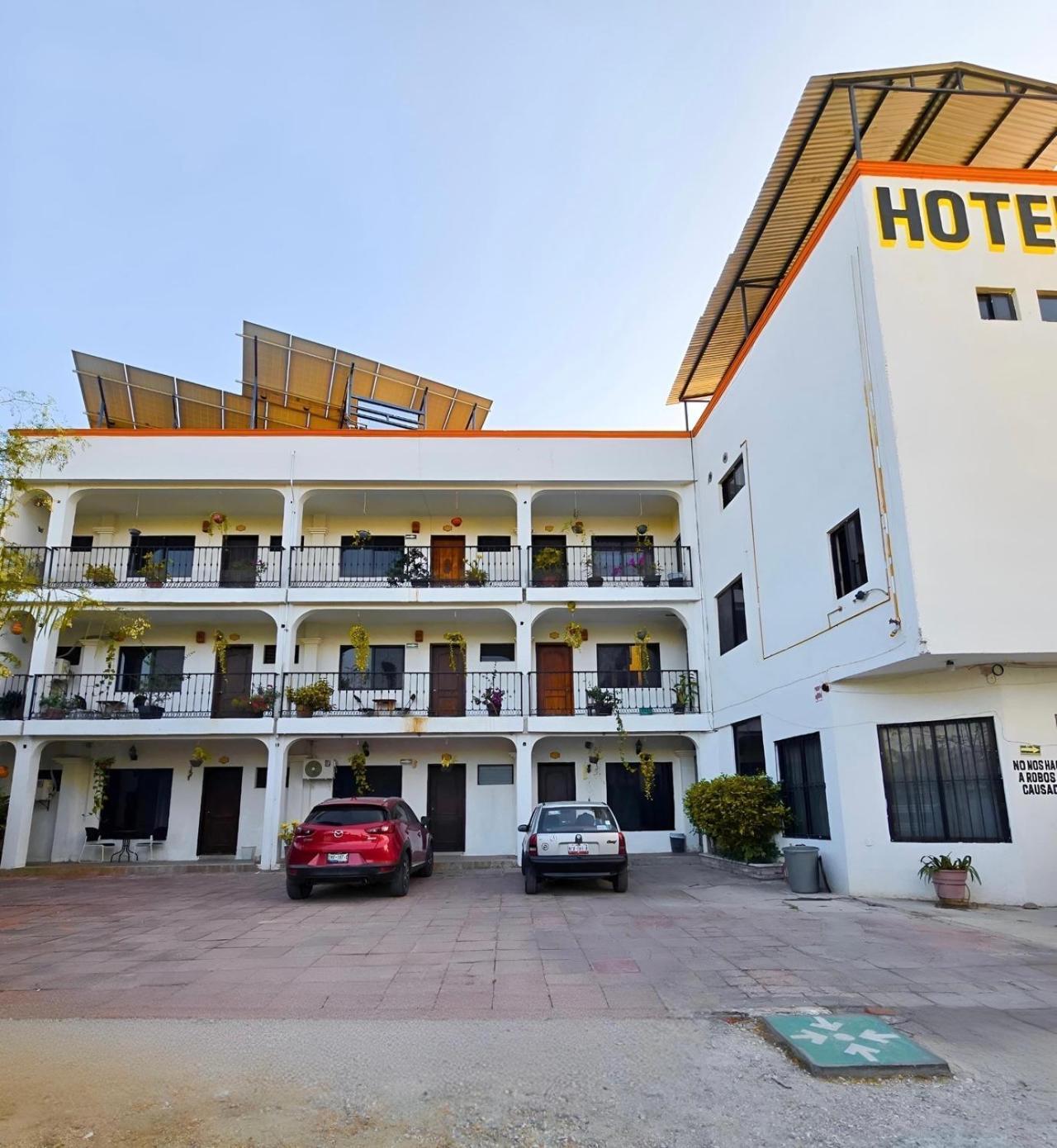Tuxtla Gutiérrez Hotel Villa Esmeralda מראה חיצוני תמונה